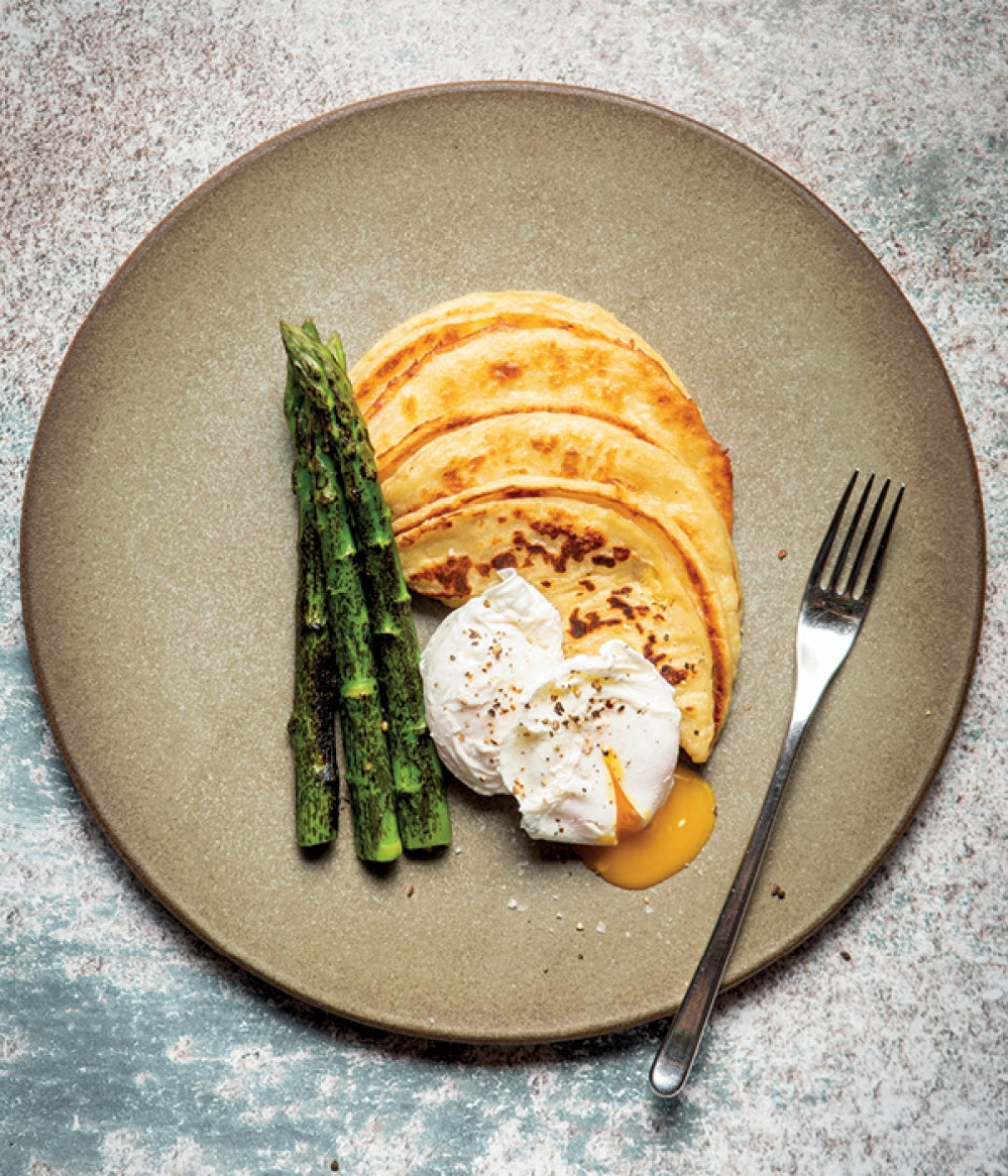 eierpannenkoekjes met witte of groene asperges